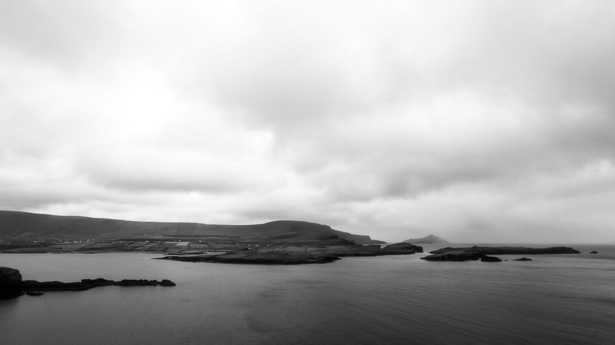 nature, oretail photography, olivier retail, ireland, irlande, noir et blanc, black and white, monochrome, landscape, kerry, paysage, ocean, island, rock