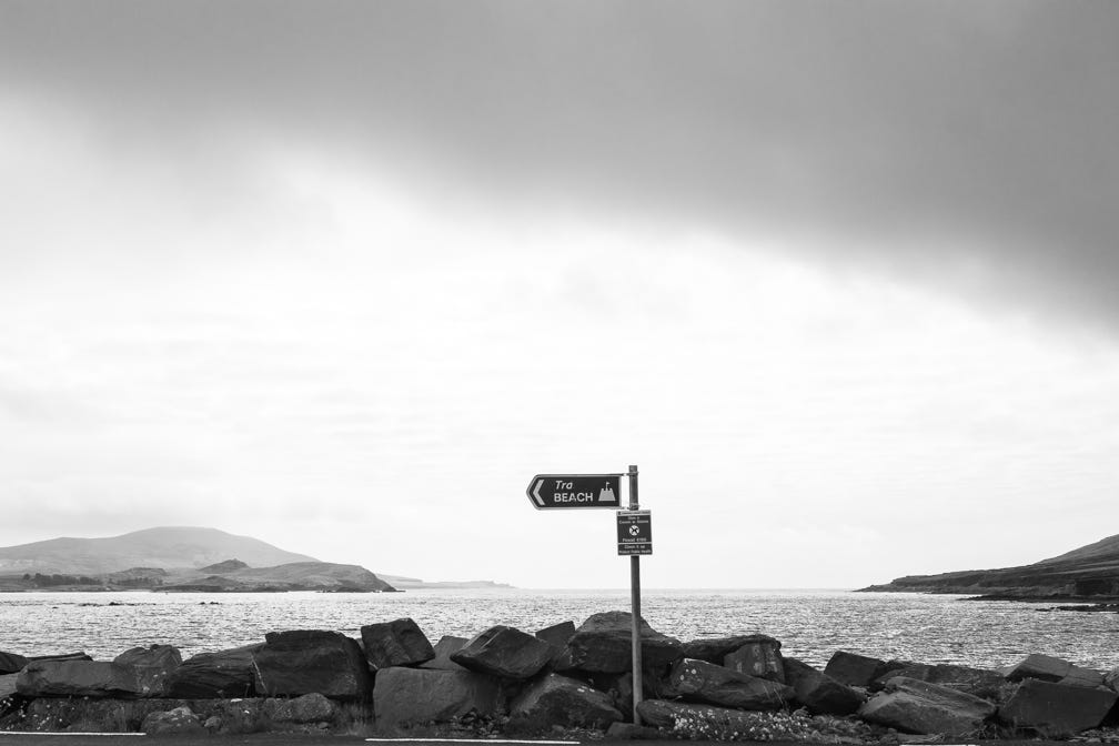 nature, oretail photography, olivier retail, ireland, kerry, irlande, poteau, post, black and white, noir et blanc, monochrome